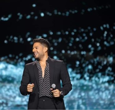 محمد حماقى يتألق بحفل اليوم الوطنى السعودى الـ90