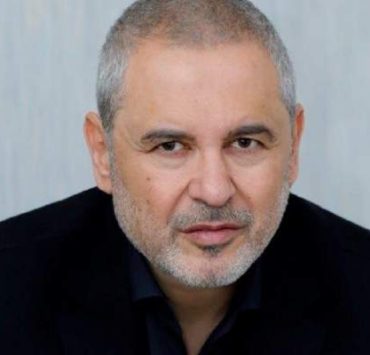 إيلي صعب يثبت مرة جديدة أنه وجه لبنان الجميل ويطلق مجموعته