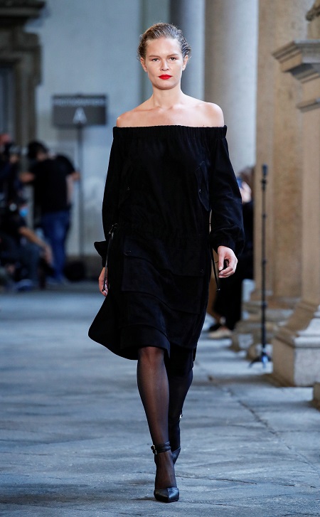 ماكس مارا تقدم عرضا على طريقة عصر النهضة بأسبوع الموضة فى ميلانو لربيع 2021