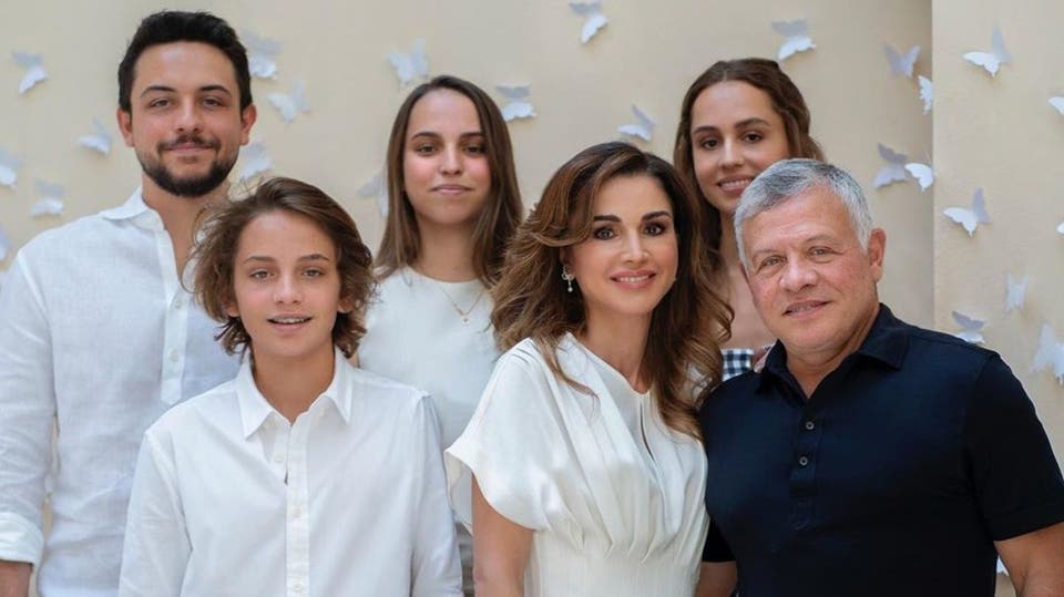 في عيد ميلادها الـ50 رانيا ملكة الأردن تتوّج على عرش الأناقة