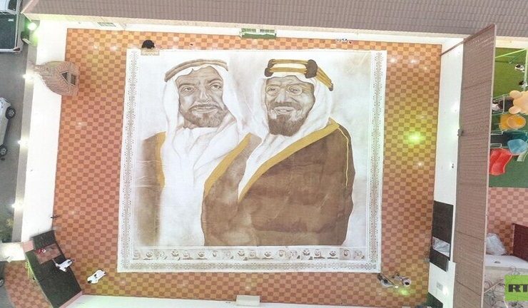 الفنانة التشكيلية السعودية، عهود عبد الله المالكي أول إمرأة سعودية تحقق لقب "غينيس" للأرقام القياسية بشكل فردي