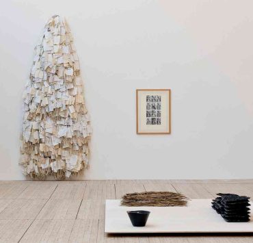 المعرض الاستعادي لحسن شريف يواصل جولته الأوروبية