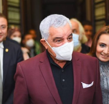 زاهي حواس يفتتح معرض"ارسم بلدك" بالقاهرة بمشاركة مغربية واماراتية
