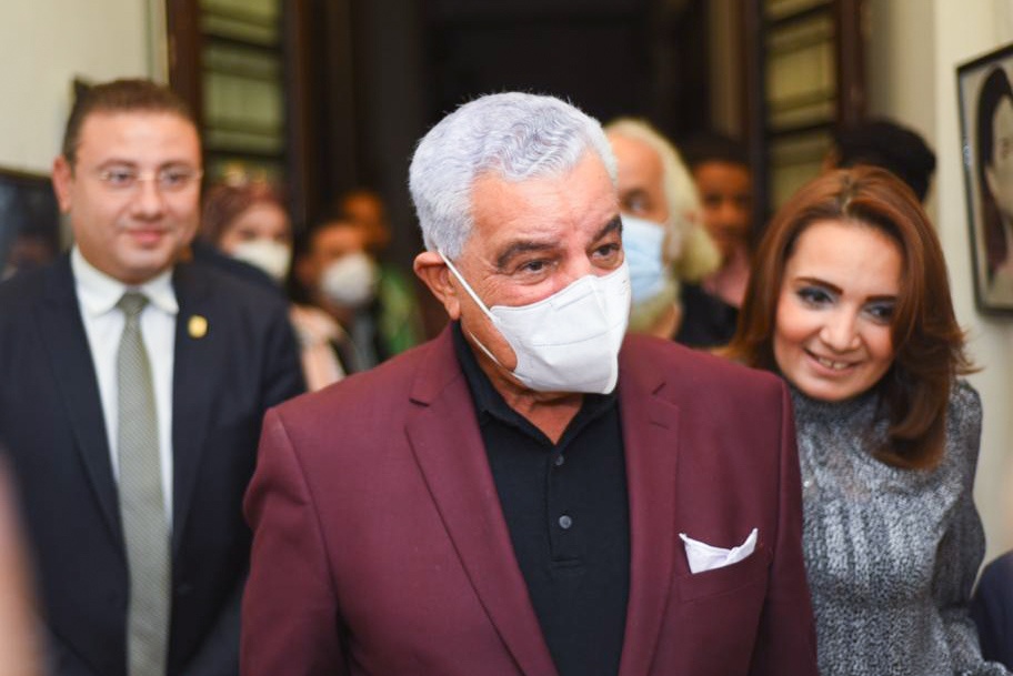 زاهي حواس يفتتح معرض"ارسم بلدك" بالقاهرة بمشاركة مغربية واماراتية