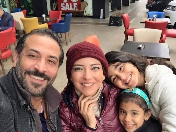 أمل عرفة تكشف موعد طلاقها الحقيقي من عبد المنعم عمايري