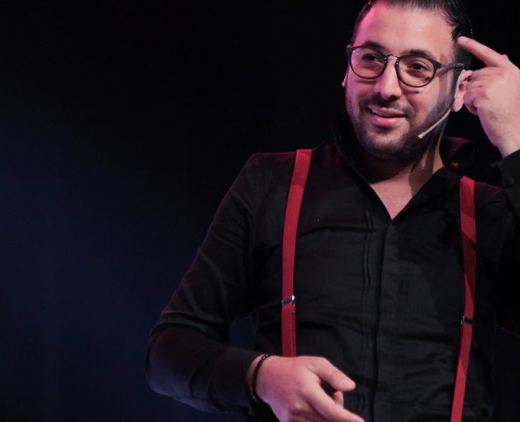 انتقادات واسعة تطال ايكو بعد عرض أول حلقة من بر نامج "L'ECOLE DES FANS"