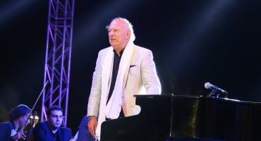 عمر خيرت : "الفن هو اللى هيقضى على كورونا"