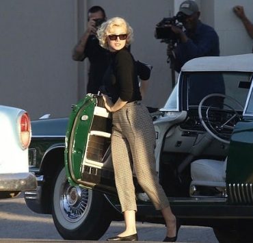 تسريب صور جديدة لـ " آنا دى أرماس" أثناء تجسيدها مارلين مونورو فى فيلم Blonde