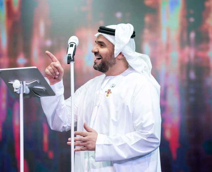حسين الجسمي يحتفل باليوم الوطني الـ49 للإمارات في مسرح المجاز بالشارقة