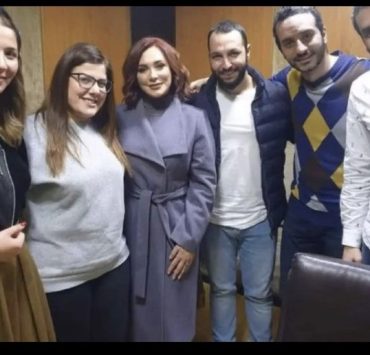 سلاف فواخرجي وليندا بيطار تحضران مفاجأة للميلاد