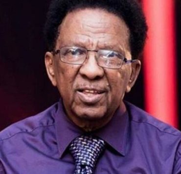 وفاة الفنان السوداني حمد الريح عن عمر ناهز 80 عاماً، والسبب كورونا