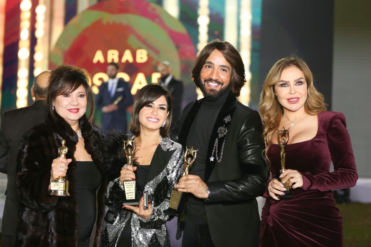 تكريم رولا سعد وحورية فرغلي وهاني البحيري والنجوم في "أوسكار العرب"