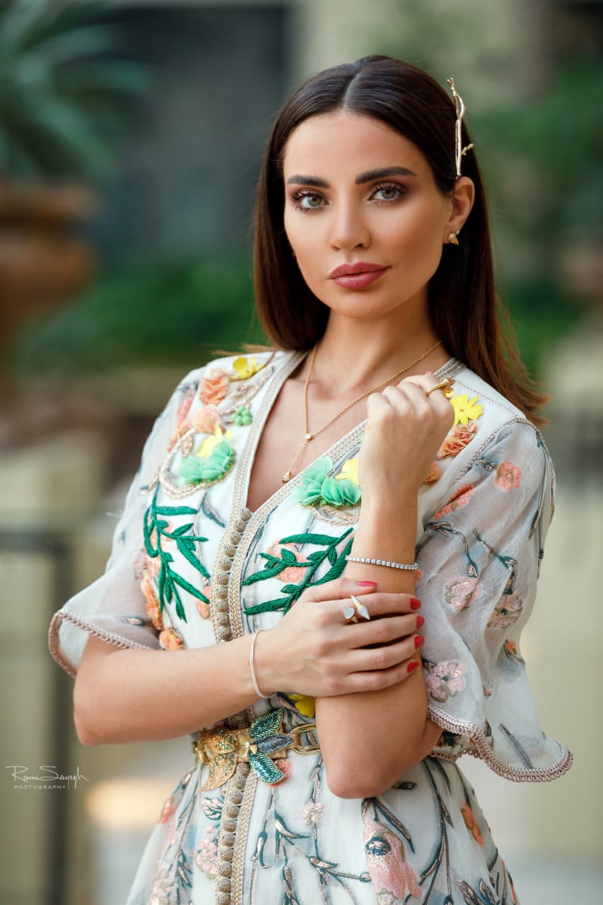 داليدا خليل تخطف الأنظار بالقفطان المغربي