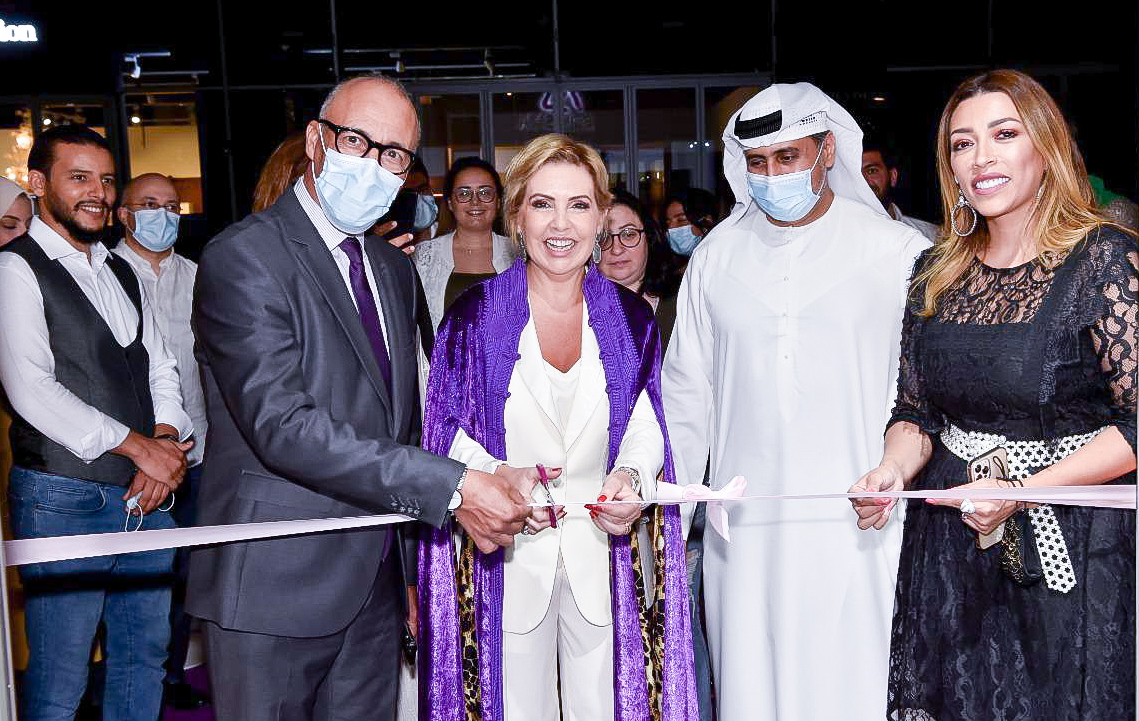 القنصل المغربي ونجوم الفن التشكيلي يشاركون نادية الشلاوي إفتتاح "تجوال الروح" ب "Artisita Gallery"