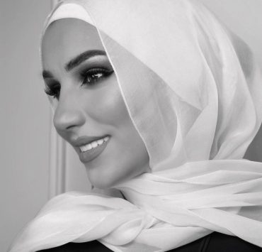 نداء شرارة: مين خبركم إنو الحجاب عنوان لقلة الاهتمام بالنفس!