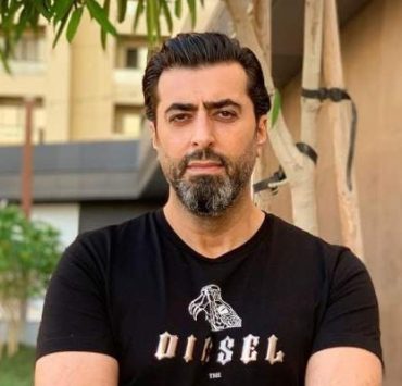 باسم ياخور ينتقد أحد المخرجين والجمهور يخمّن سمير حسين