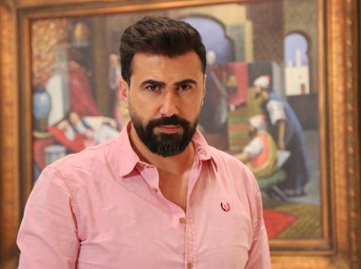 متابعون يتفاعلون مع ظهور ابن خالد القيش في أحد الأعمال