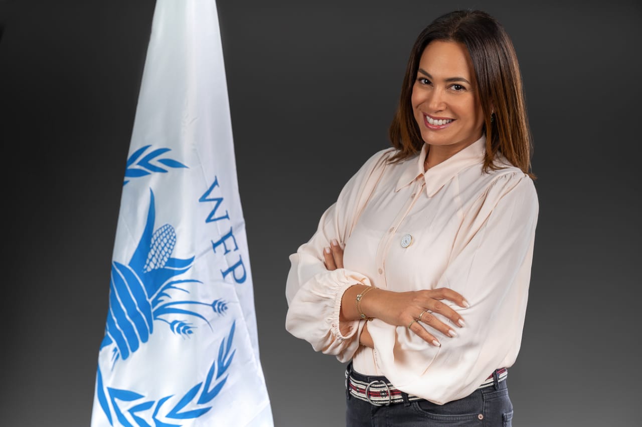الفنانة هند صبري تتسلم جائزة نوبل للسلام