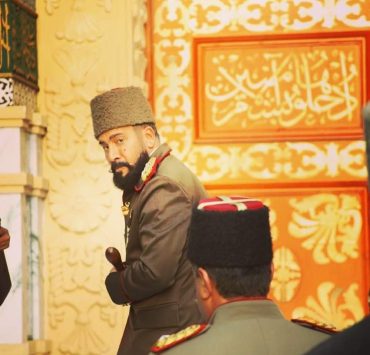 عابد فهد يكشف عن شخصيته في “سنوات الحب والرحيل”