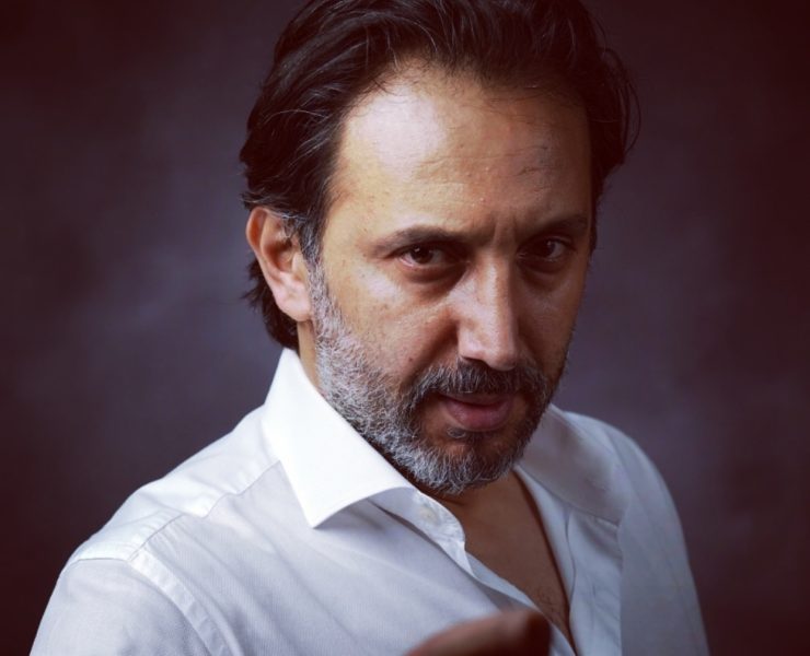 أحمد الأحمد عاتب على الصحافة