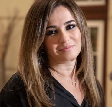 فنانون يعيدون لورا أبو أسعد إلى التمثيل