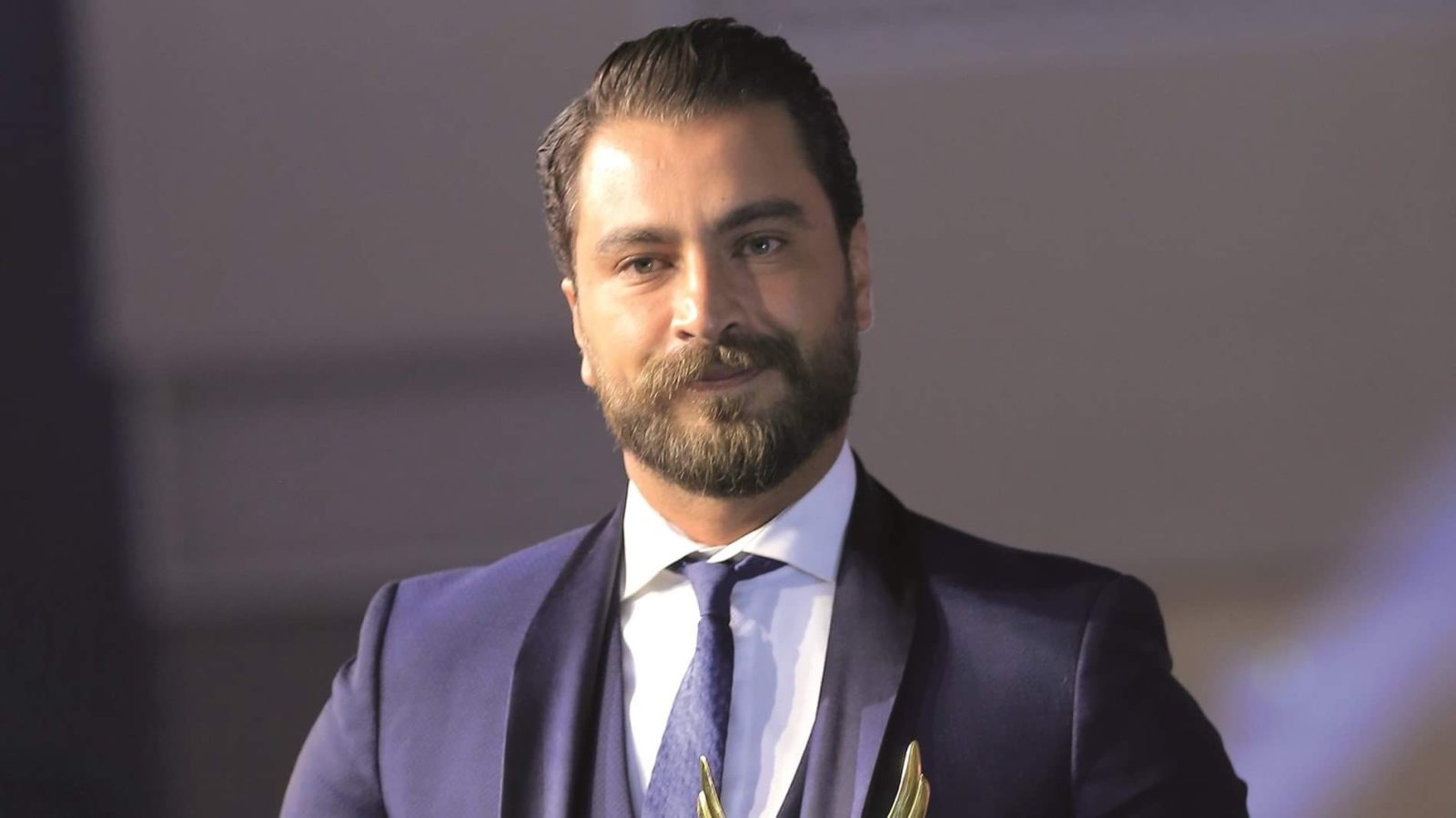 معتصم النهار يكشف عن لوك "أنس" في صالون "زهرة"