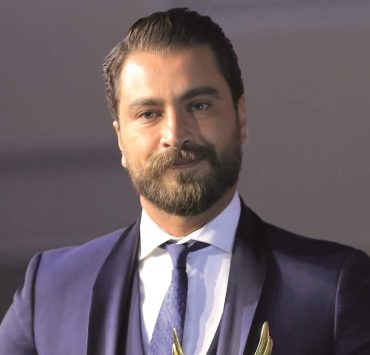 معتصم النهار يكشف عن لوك "أنس" في صالون "زهرة"