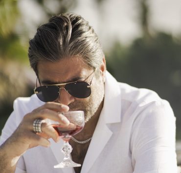 وائل كفورى يطرح "البنت القوية" فى لحظات عفوية