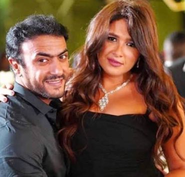 أحمد العوضي يطالب الجمهور بالدعاء لزوجته ياسمين عبدالعزيز بالشفاء