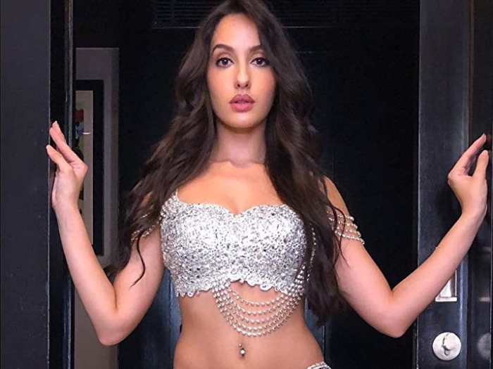 نجمة بوليوود نورا فتحي.. وجه إعلاني لمنتج تجميل مغربي