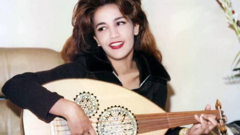 بالفيديو: بعد 18عاماً من رحيلها .. الفنانة الراحلة ذكرى تغني "معرفش أحب وأخبي" فما القصة