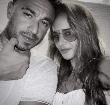 نيللي كريم تؤجل حفل زفافها ٣ أيام حدادا على الفنانة دلال عبد العزيز