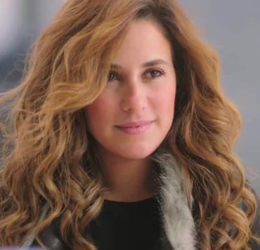 شيري عادل تشكر حكومة أبو ظبي على الإقامة الذهبية للإمارات