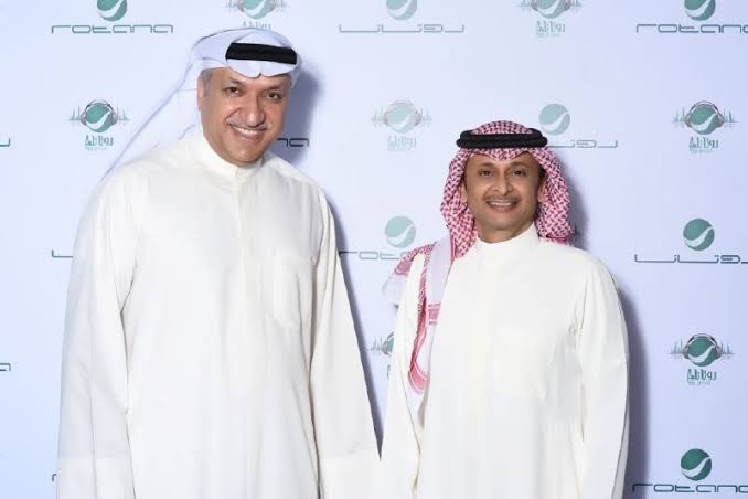 ألبوم عبد المجيد عبدالله "عالم موازي" يحتل الصدارة في عيد ميلاده