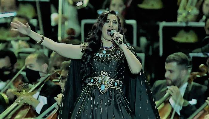 السوبرانو العالمية أميرة سليم تتألق في جلسة تصوير "ايزيس تعود من جديد"