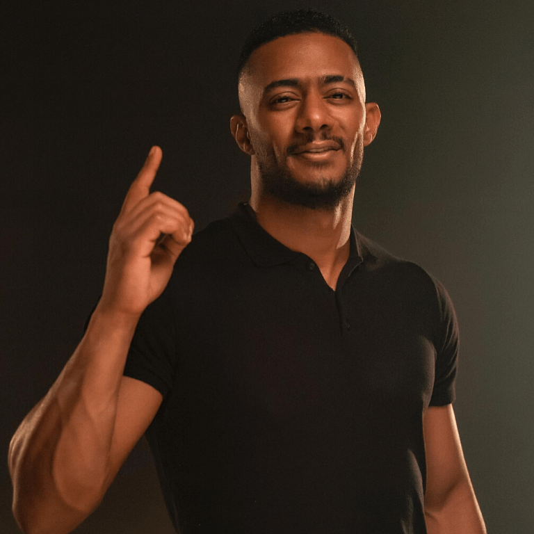 بسبب غناءه مع ممثل أفلام إباحية.. بلاغ للنائب العام ضد محمد رمضان لمنع حفله القادم