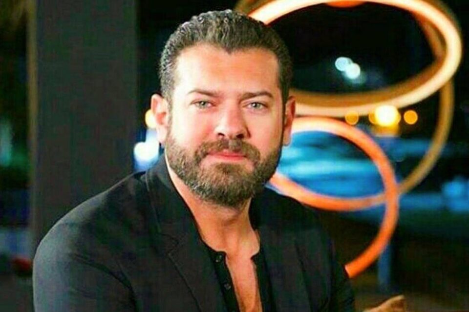 بالفيديو: عمرو يوسف يغوص في أعمق حوض سباحة في العالم .. ستفاجىء كم يبلغ عمقه!