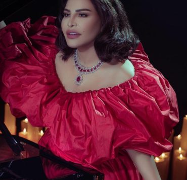 الفنانة أحلام تنشر 10 صور بالأحمر.. وتهدي متابعيها قصيدة أغنيتها الجديدة..