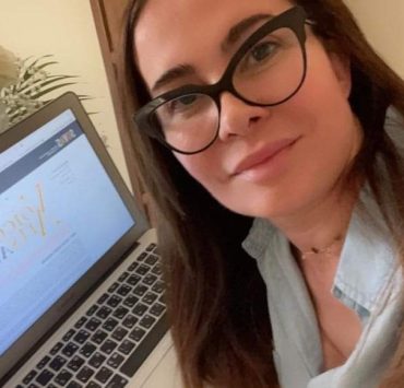 من أجواء عمل لورا أبو أسعد كمحكمة لمسابقة فنون الصوت
