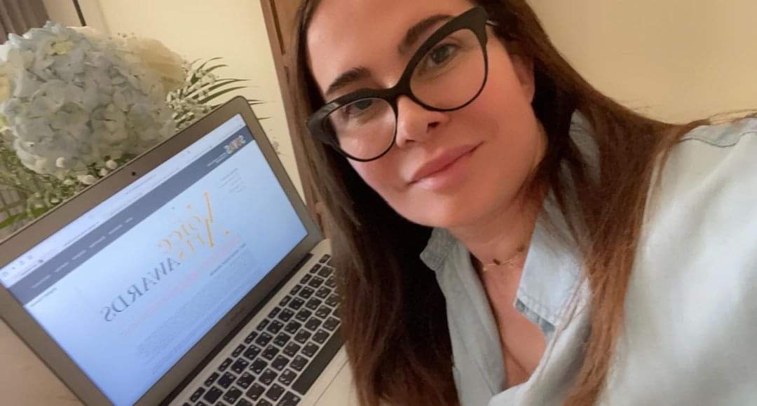 من أجواء عمل لورا أبو أسعد كمحكمة لمسابقة فنون الصوت