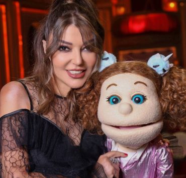 سميرة سعيد تستعرض مواهبها مع آبلة فاهيتا