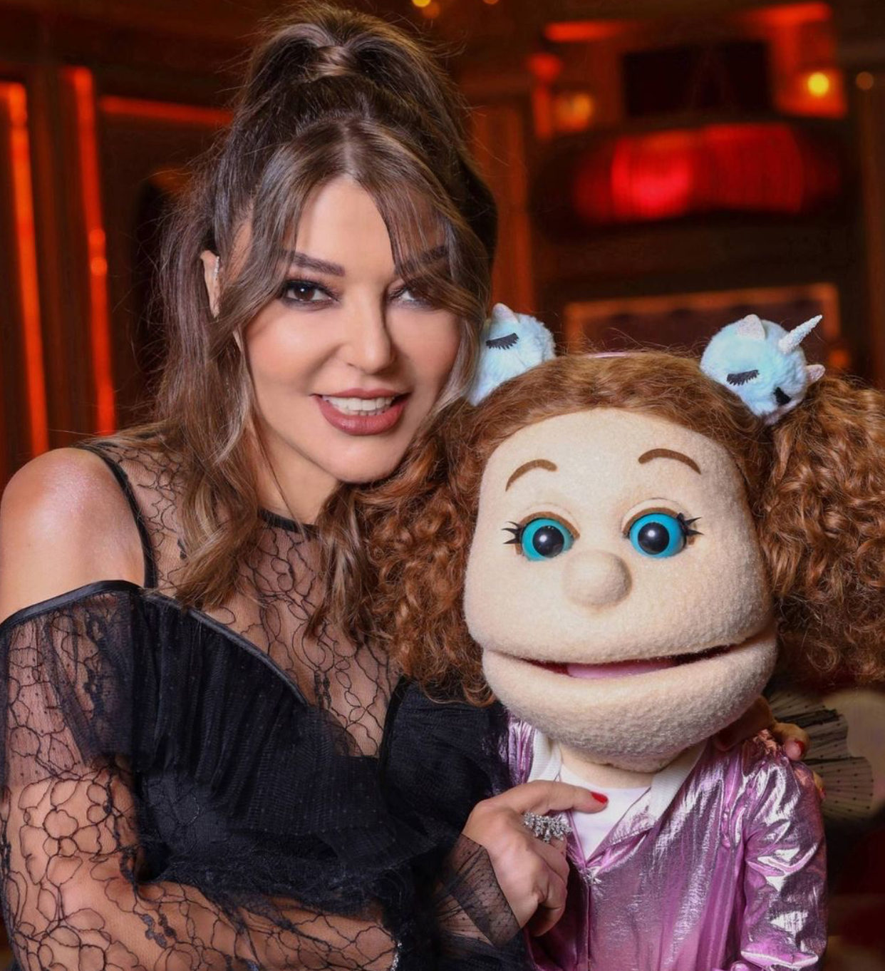 سميرة سعيد تستعرض مواهبها مع آبلة فاهيتا