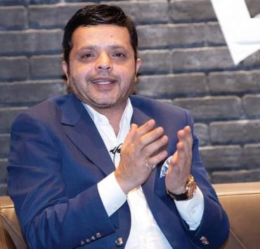 محمد هنيدي يقرر اعتزال التمثيل!