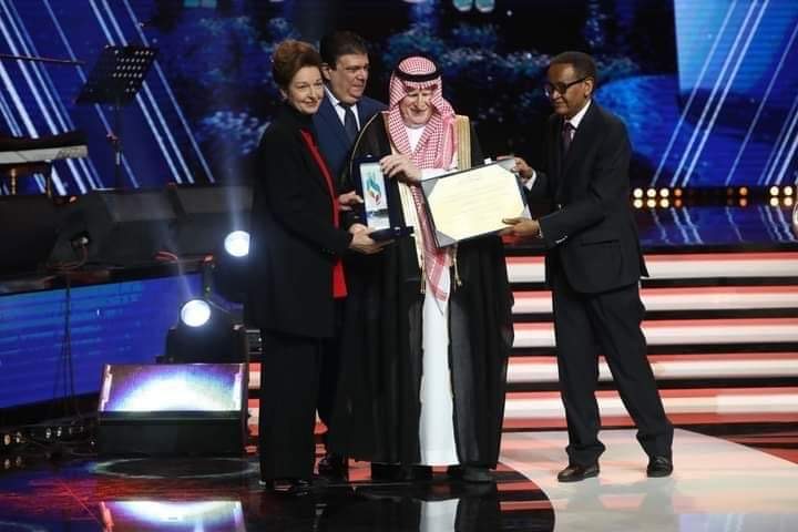 التكريم يحملها مسؤولية… نادين خوري مكرّمة في تونس