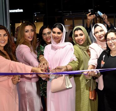 بنجاح.. افتتح معرض "الناجين من السرطان"