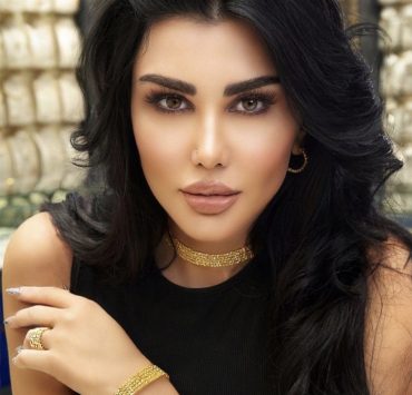 صورة جيني اسبر غلاف رواية لكاتب ازربيجاني