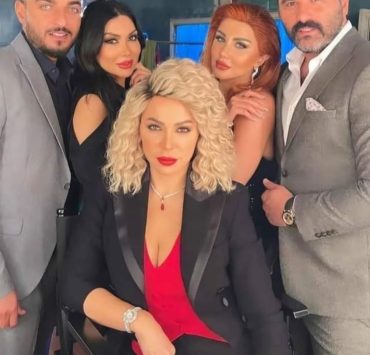 "بيوت من ورق" يجمع عدداً من الفنانين السوريين واللبنانيين