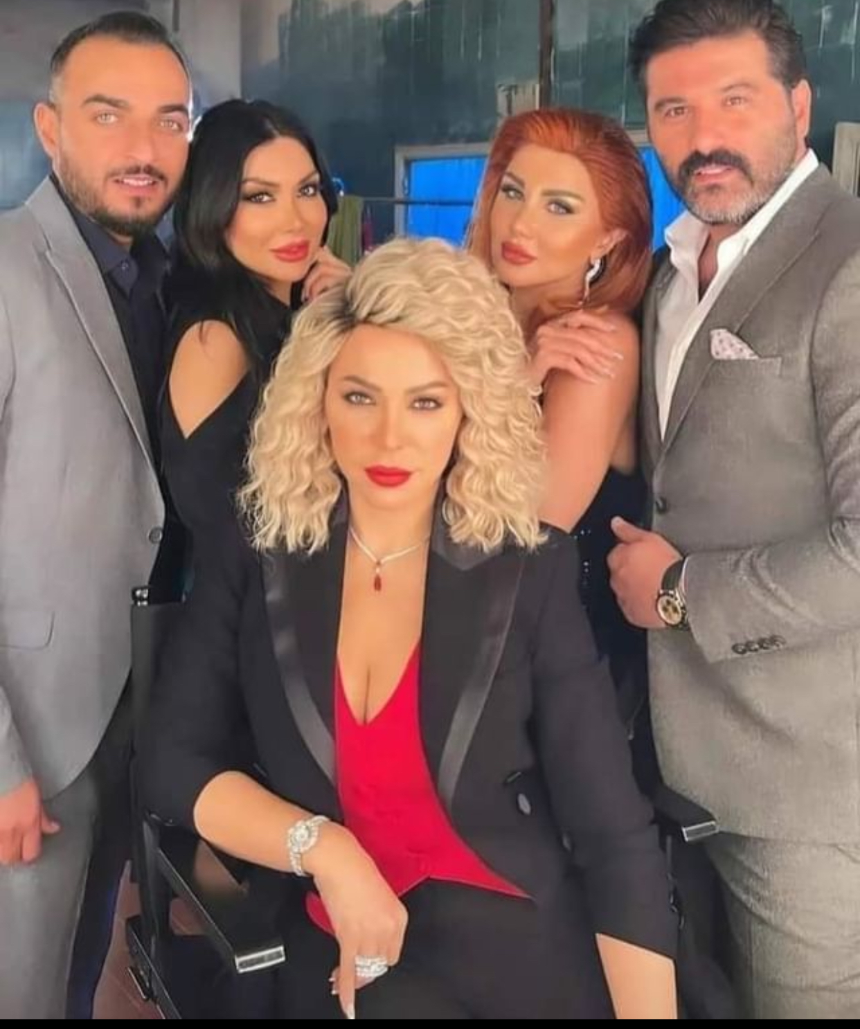 "بيوت من ورق" يجمع عدداً من الفنانين السوريين واللبنانيين