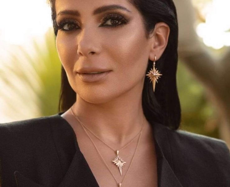 من القاهرة إلى مكة.. رحلة منى زكي في فيلمها الجديد
