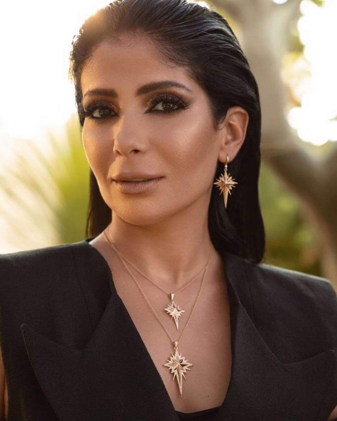 من القاهرة إلى مكة.. رحلة منى زكي في فيلمها الجديد